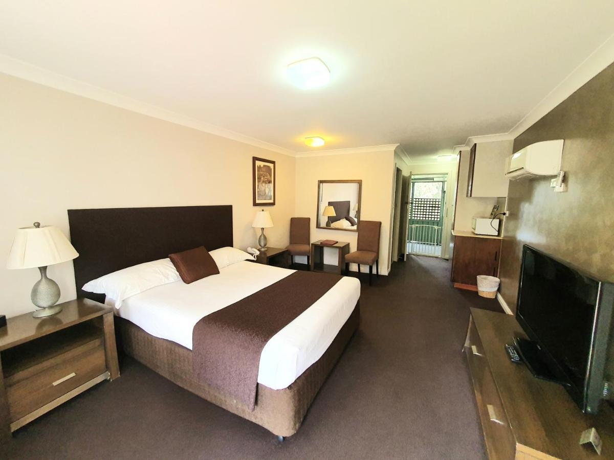 The Aston Motel Tamworth Exterior photo