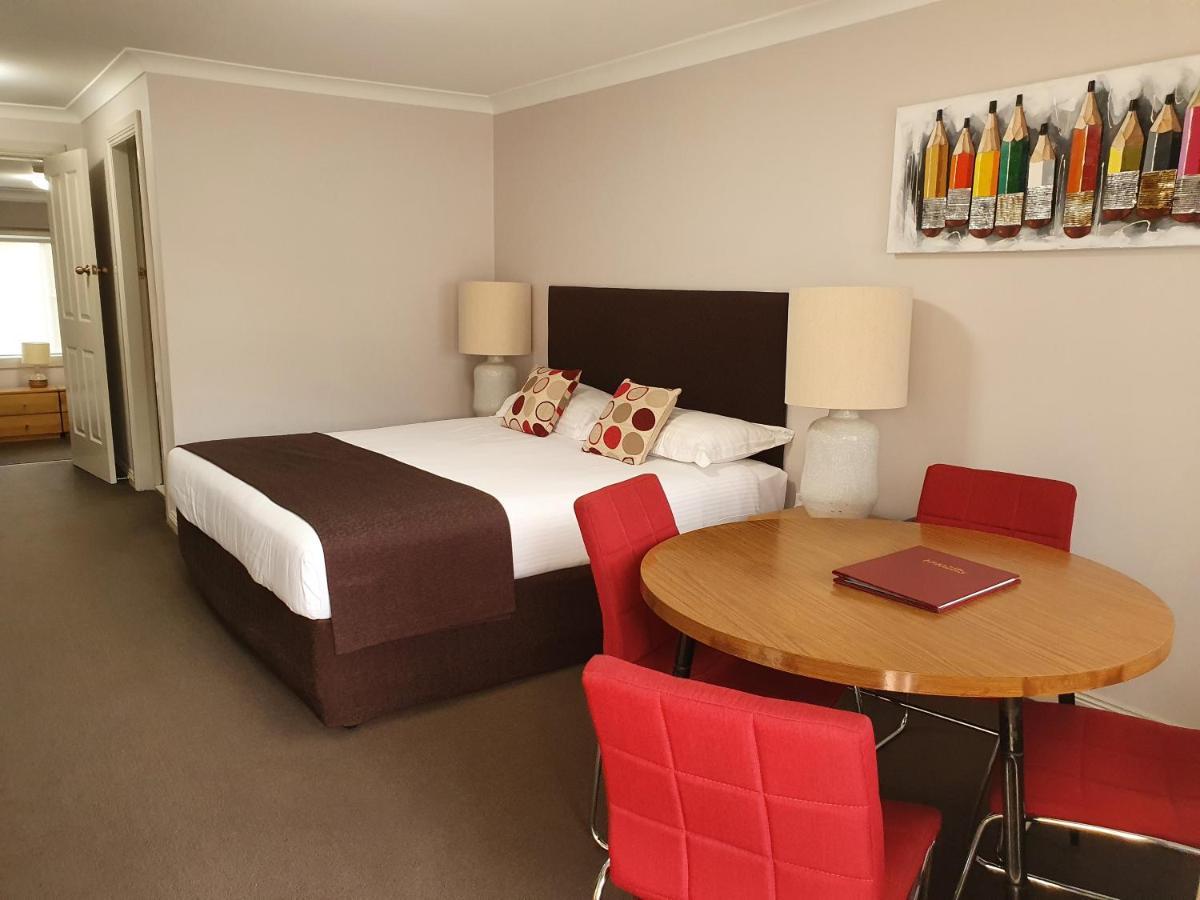 The Aston Motel Tamworth Exterior photo