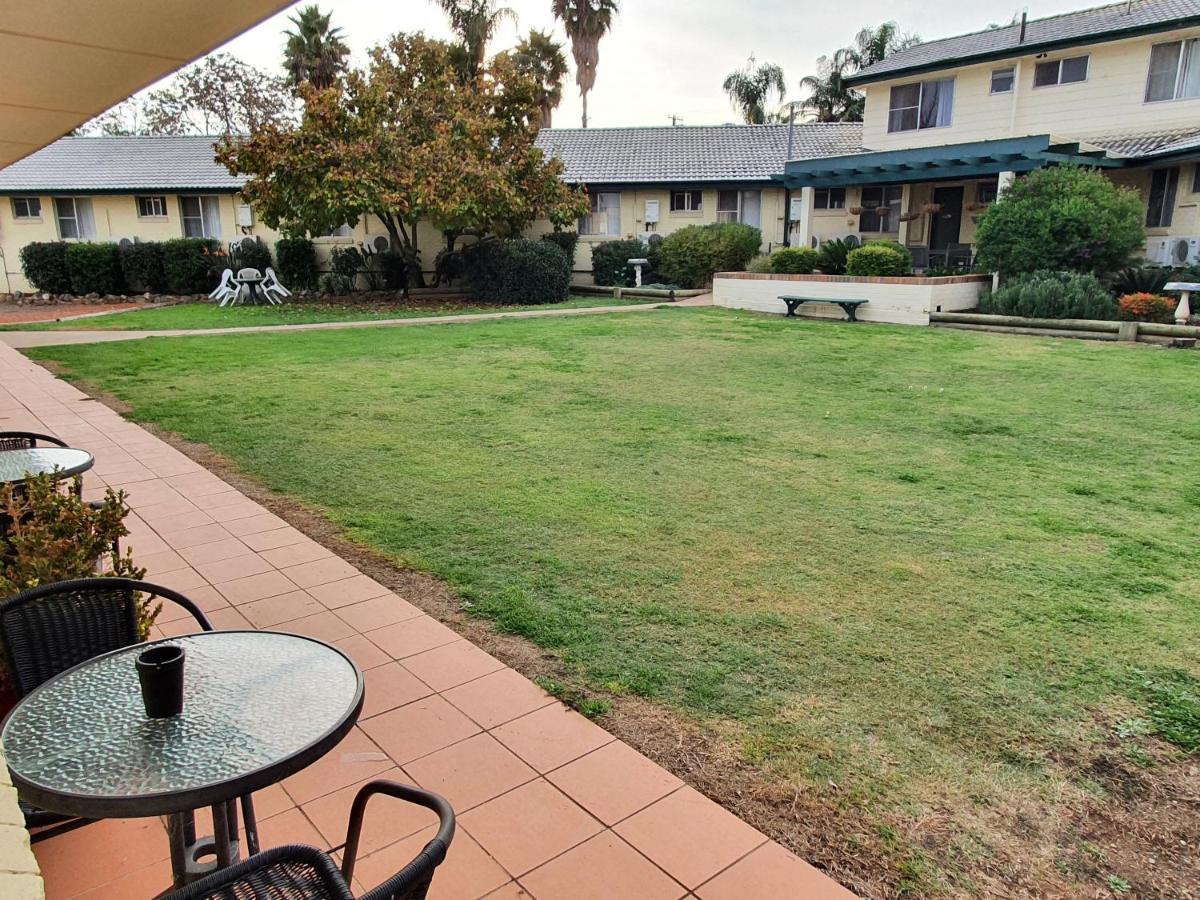 The Aston Motel Tamworth Exterior photo