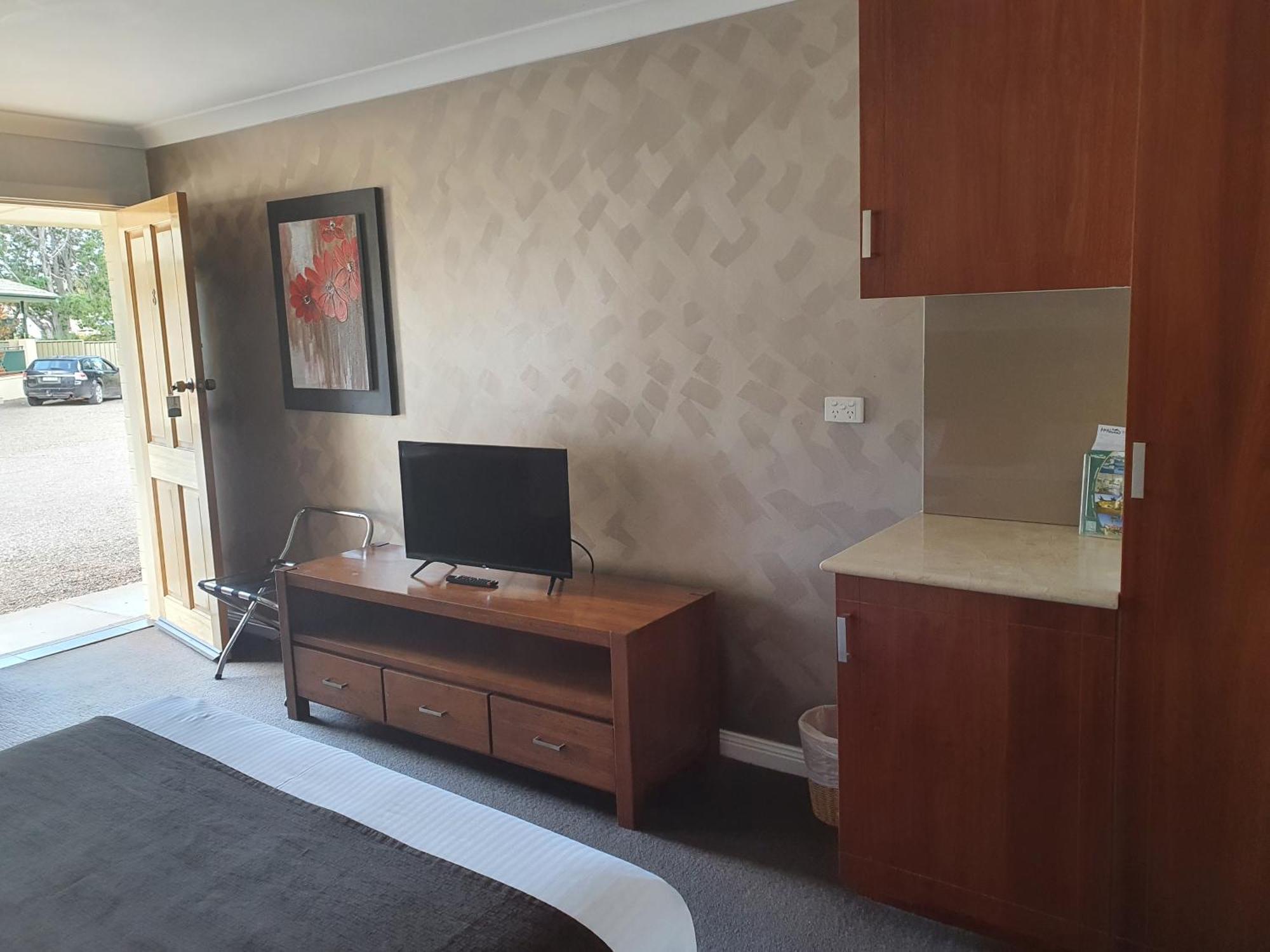 The Aston Motel Tamworth Room photo
